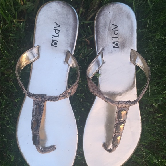 SANDALS- N - Picture 1 of 2